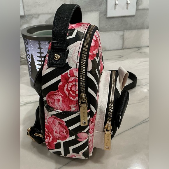 Betsey Johnson Dog Backpack Black Floral BG200BXT NWOT - Picture 9 of 9